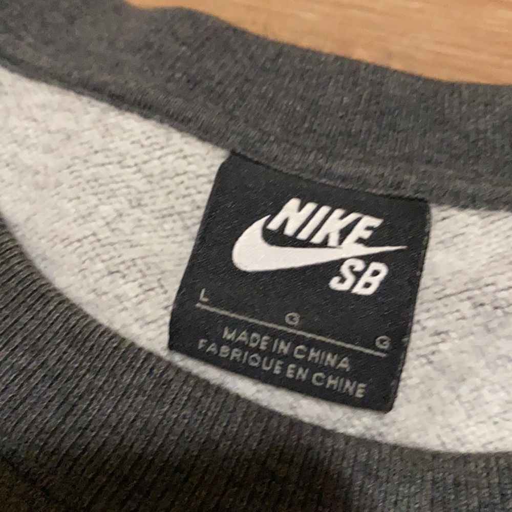 Y2K Nike SB Zipper Pocket Crewneck - Picture 8 of 8